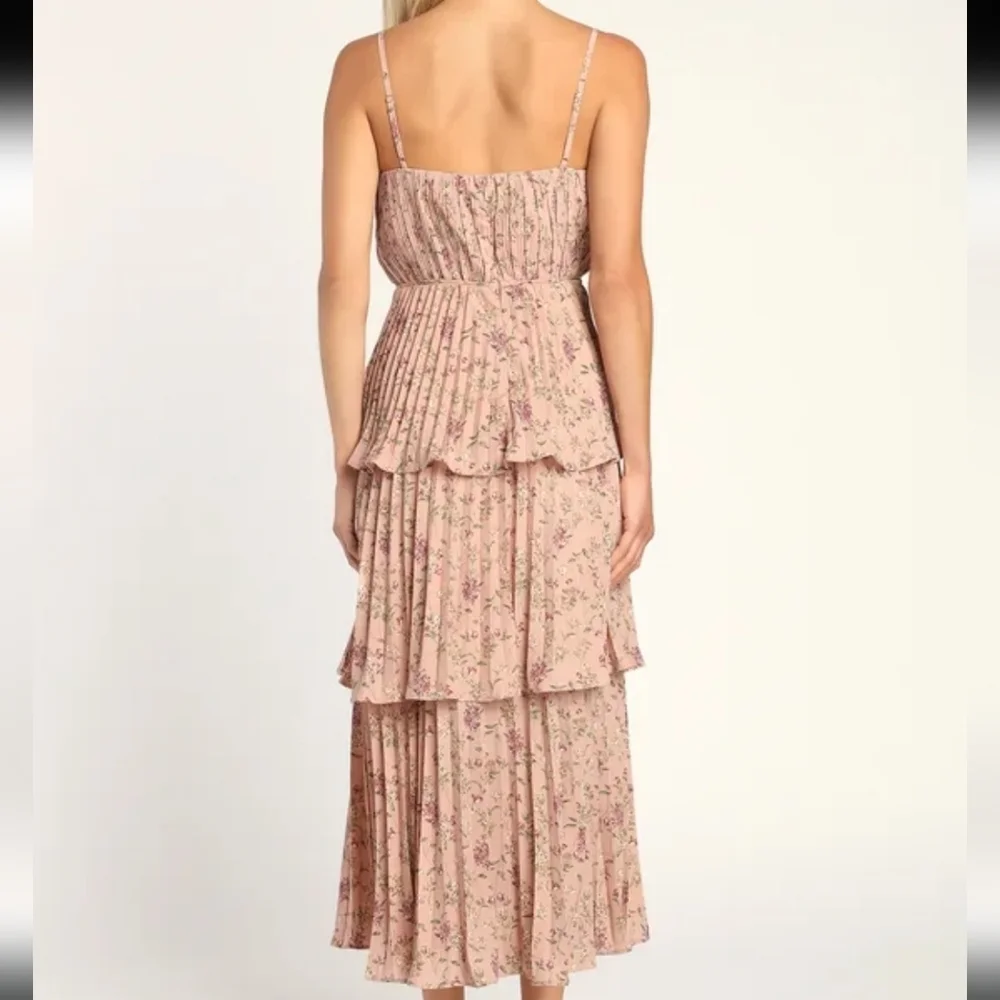Lulu's Cascading Crush blush pink floral tiered sleeveless bustier midi dress - Picture 4 of 12